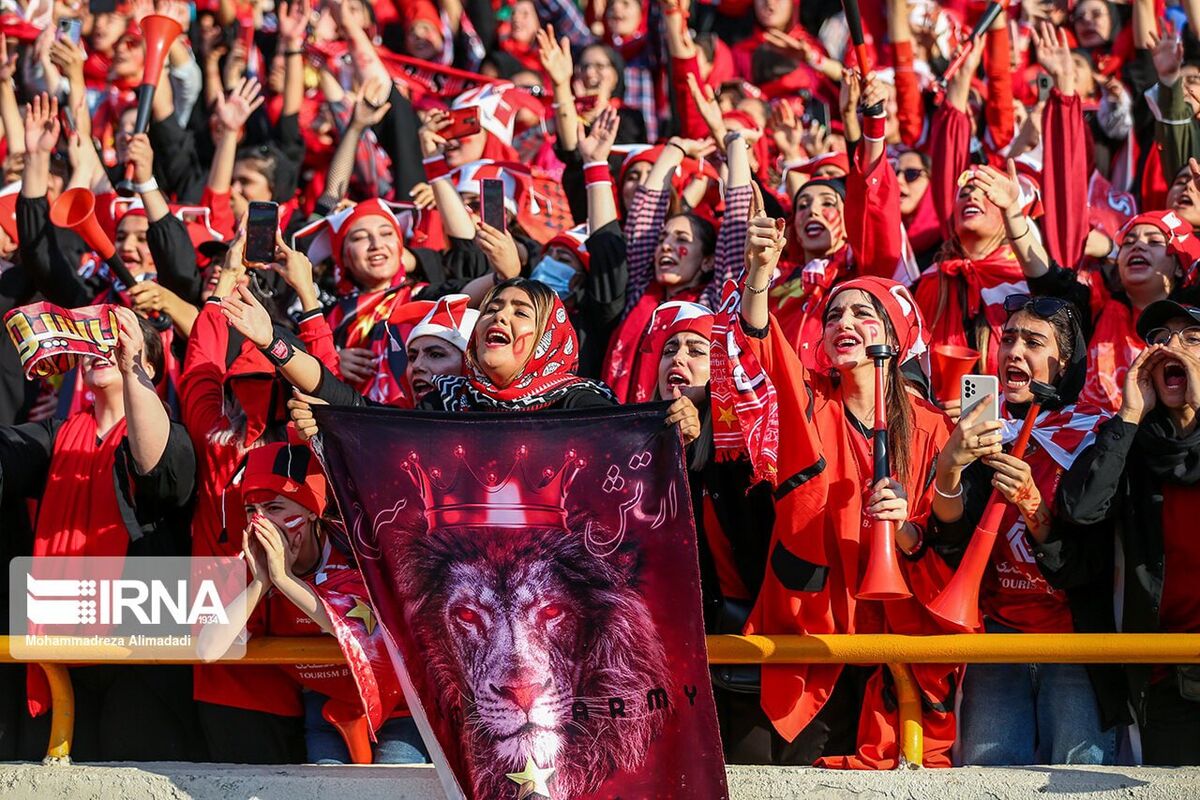 درگیری شدید هواداران پرسپولیس و نساجی
