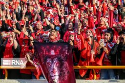 خوشحالی جالب بازیکن خارجی پرسپولیس پس از گلزنی به سمت جایگاه بانوان +فیلم