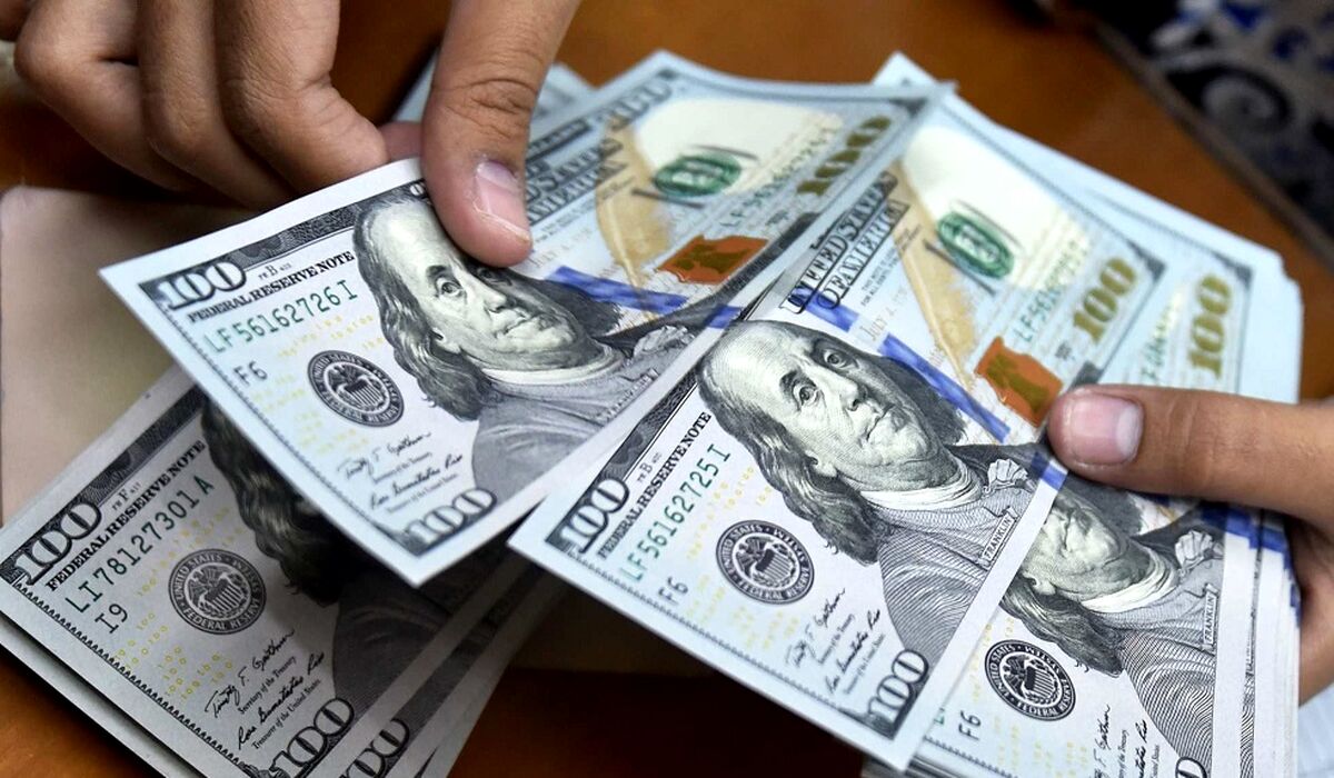 قیمت دلار امروز دوشنبه 22 دی 99 / قیمت دلار در بازار روند نزولی پیدا کرد + جدول