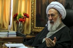 مخالف خودروی خارجی خودش 