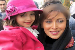 جوانی خیره کننده مهتاب کرامتی در 53 سالگی | ماجرای عکس روی گردنبد مهتاب کرامتی +عکس