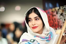 ادابازی های اندیشه فولادوند ،بازیگر سینما و تئاتر در کنسرت شب گذشته رضا یزدانی! +فیلم