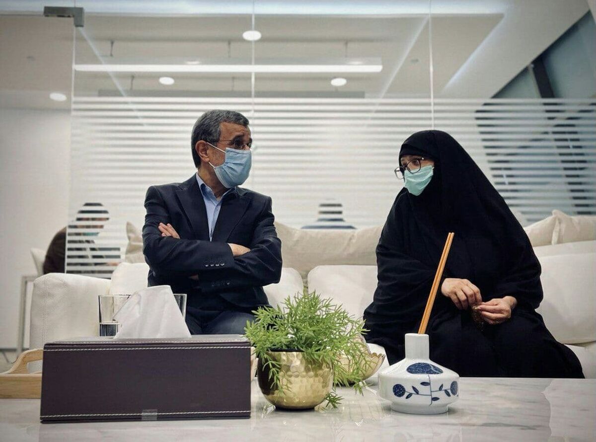 فیلم جنجالی احمدی نژاد در دبی/واکنش همسر احمدی نژاد به موهای زن نامحرم روی سر شوهرش!
