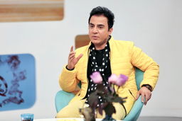 واکنش های عجیب به طرز لباس پوشیدن عمو پورنگ | تاثیر گشت و گذار عمو پورنگ با شاهرخ خان ظاهر شد +عکس