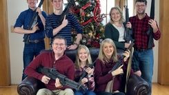 عکسی عجیب از کریسمس خانواده نماینده آمریکایی