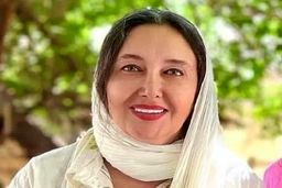 عکس جدید جنجالی کتایون ریاحی | کتایون ریاحی با دخترش در پارکی در لندن دیده شد +عکس