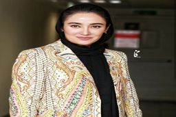 حیوان آزاری به سبک بهاره افشاری| لباس پوشاندن بهاره افشاری به سگش در این گرمای هوا طرفدارنش را عصبانی کرد!+عکس