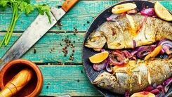 هشدارها را جدی بگیرید؛ هرگز این غذاها را با ماهی نخورید! | عوارض گوارشی مصرف ماهی با این غذاها