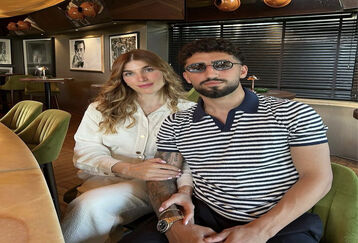 دوردور همسر خارجی الهیار صیادمنش با خودروی لاکچری اش