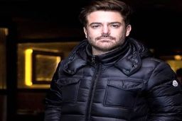 محمدرضا گلزار هنگ کرد؛ گریه های عجیب این خانم در لحظه برنده شدن+فیلم لو رفته 