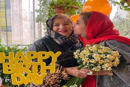 پیاده روی شبنم قلی خانی با عینک برند گرانقیمت +عکس