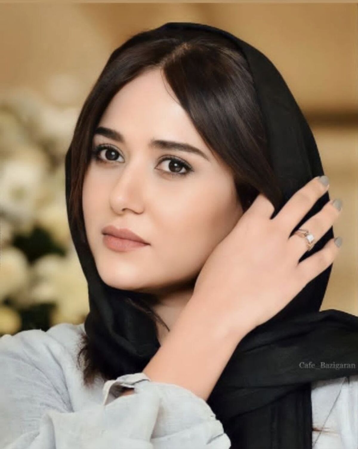 پوشش متفاوت پریناز ایزدیار در مراکش | حلقه نامزدی پریناز ایزدیار لو رفت +فیلم