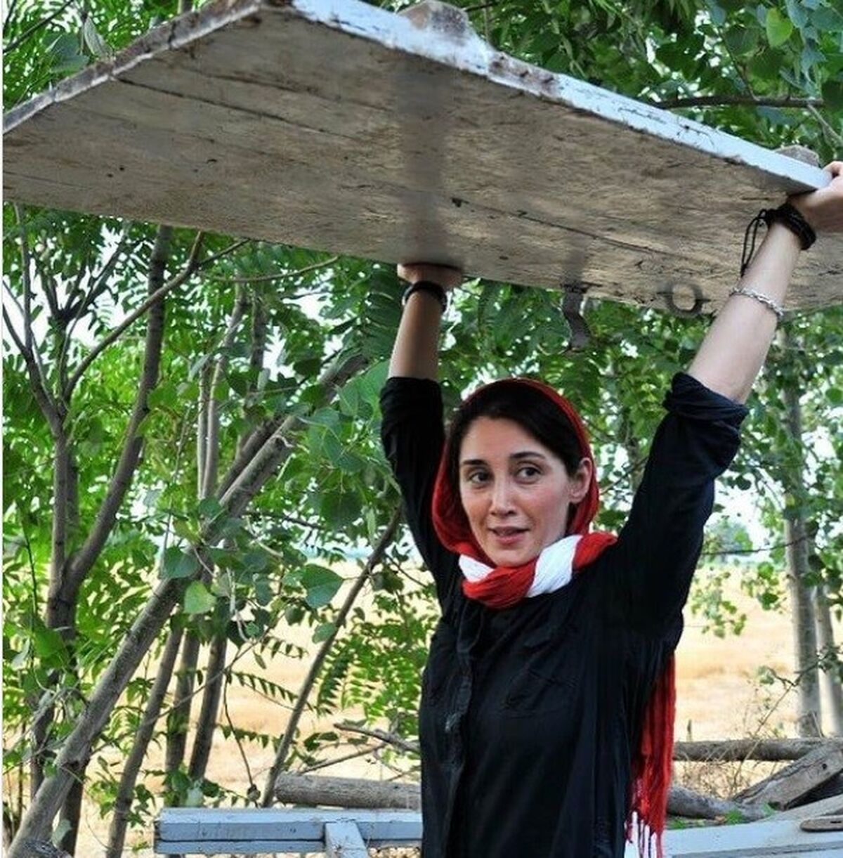 دردسرهای زندگی مجردی هدیه تهرانی/زنی که همه را شگفت زده می کند!؟ +عکس لو رفته