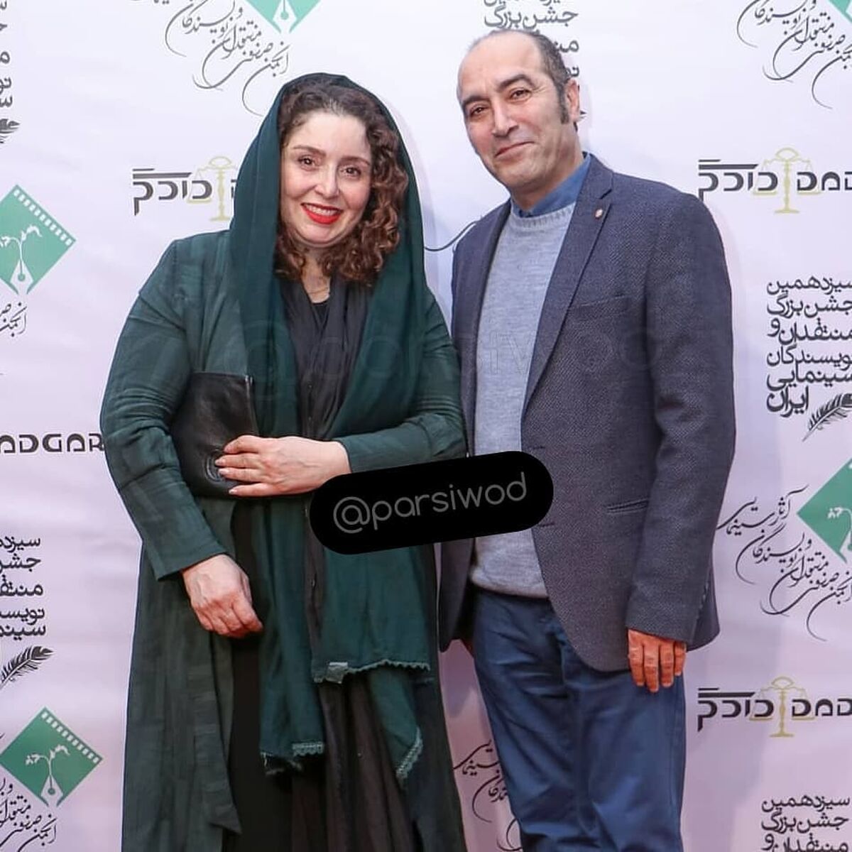 تفاوت پوشش ژاله صامتی خارج از صدا و سیما | ژاله صامتی و شوهرش در کنسرت دیده شدند +فیلم