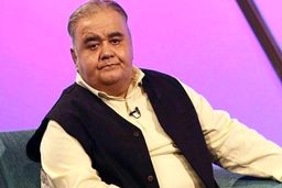 دیدار محرمانه اکبر عبدی با خواننده غیر مجاز!