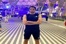 سپهر حیدری در کنار ادموند بزیک +عکس