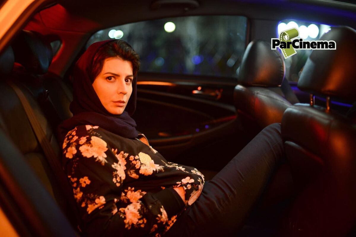 مسافرت رفتن لیلا حاتمی در کنار بازیگر مرد جوان سوژه شد!/ژست متفاوت خانم بازیگر در قطار+عکس حاشیه ساز 
