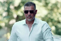 پیراهن ۱۰۰ میلیون تومانی علی دایی در برنامه فردوسی‌پور | لباس گرانقیمت علی از برند معروف خارجی +عکس