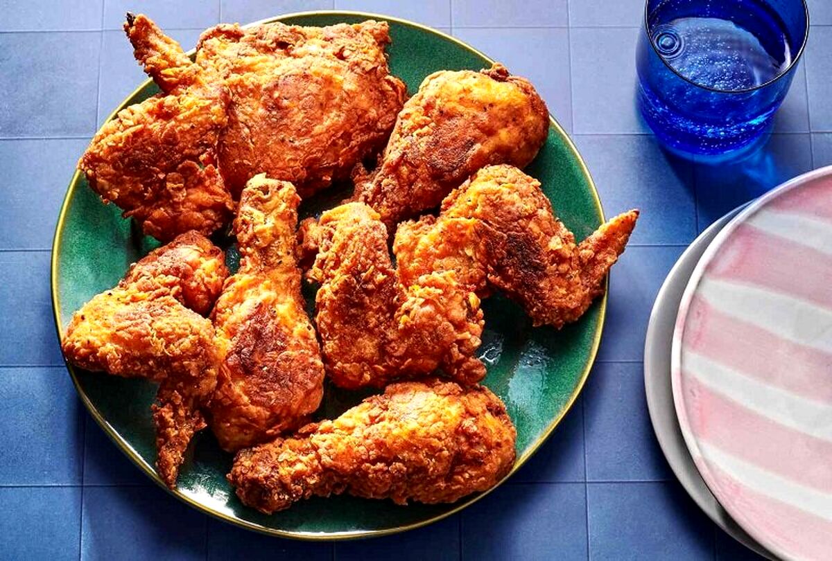 آموزش مرغ سوخاری رستورانی در خانه | چند راز مهم برای خوشمزه‌تر شدن آن + طرز تهیه