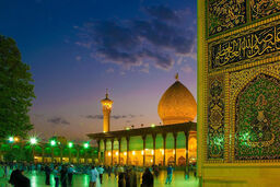تصویر تلخ و غم انگیز کودک آسیب دیده در حمله تروریستی