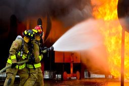 آتش سوزی فجیع سمند در تونل توحید | ترافیک وحشتناک در بزرگراه نواب