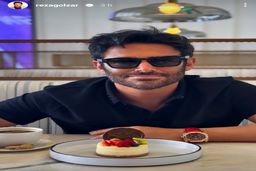 ماشین ۶ میلیاردی بازیگر جنجالی ایرانی | غول آمریکایی ایلان ماسک این‌روزها زیر پای محمدرضا گلزار +عکس