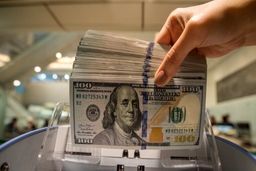 ریزش سنگین قیمت دلا‌ر تا کجا ادامه دارد؟