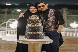 کیک تولد سیاه خواننده معروف جوان ایرانی +عکس