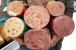 افزایش شوکه کننده قیمت کالباس | سوسیس و کالباس از سفره مردم پرید