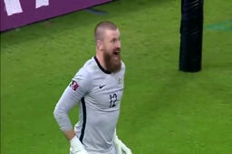 مهار پنالتی با رقص جهانی شد! + فیلم