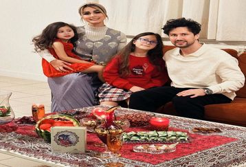 زندگی لوکس شاهرخ استخری و خانواده اش در خارج ا کتلت پختن بامزه شاهرخ استخری با دخترش برای شب کریسمس +عکس