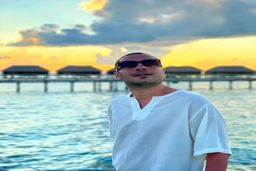 عکس لو رفته نوید محمدزاده در ایتالیا جنجالی شد| اروپاگردی نوید محمدزاده با تیپ میلیاردی+عکس 