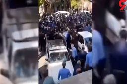 اوضاع وحشتناک دانشجویان در دانشگاه | دانشجویان به دختر چادری حمله کرده و قصد زدن او را داشتند!  + فیلم