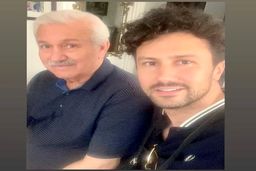 دور دور شاهرخ استخری با ماشین فوق لاکچری اش|گردش نبات با رفقای خارجی اش +عکس