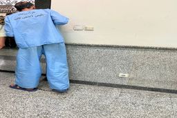 دستگیری مادر و دختر به اتهام قتل پدر خانواده | چه کسی این مرد بیچاره را کشت؟ مادر و دختر یا مرد همسایه؟