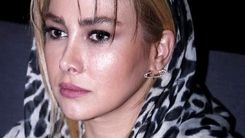 لباس زرقی برقی آناهیتا نعمتی با دستمال سر راهبه ای! | ماجرای طلاق آناهیتا نعمتی چه بود؟