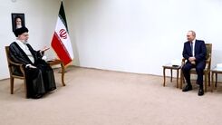 تصویری از حاشیه دیدار و گفت‌وگوی پوتین با رهبر انقلاب