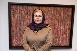 گردش مهرانه مهین ترابی با رفقای بازیگرش در تبریز | خانم بازیگر قالی کاشون شده! +عکس