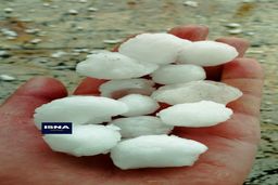 تصویر عجیب از بارش تگرگ در کرمانشاه