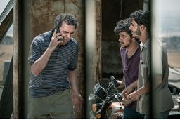 کاوه سریال می خواهم زنده بمانم  در فیلم مُردن در آبی که مطهر نیست !