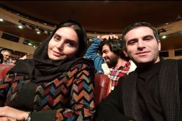 قیافه گرفتن الناز شاکردوست برای هوتن شکیبا | مانتوی زشت و کیف عجیب و غریب الناز شاکردوست در مهمونی خبرساز +فیلم