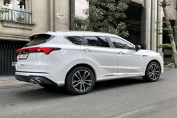 شاسی‌بلند میلیاردی جدید در خیابان‌های تهران+ عکس