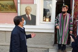 تصویری که آقای وزیر از خارج گردی اش منتشر کرد+عکس