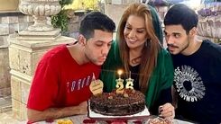 گریه های نسرین مقانلو در وداع با پسرش اشک همه را درآورد | لحظه تلخ خداحافظی نسرین مقانلو با پسرش + فیلم