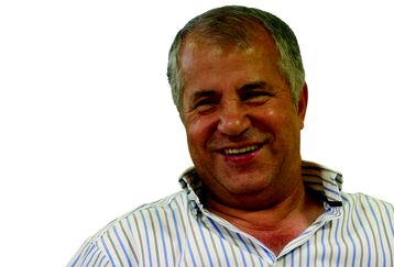 بستری شدن علی پروین در بیمارستان | بیماری اسطوره باشگاه پرسپولیس چیست ؟
