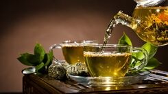 ۳ نوشیدنی فوق العاده برای درمان گلودرد