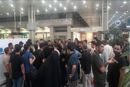 ماجرای تاخیر ۱۲ساعته یک پرواز |  خوابیدن مسافران کف سالن