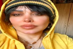 حرکت جنجالی فلور نظری در خیابان های پاریس | غافلگیری مردم از لباس های از مد افتاده فلور نظری در فرانسه + عکس