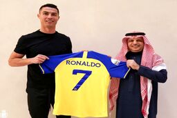 هدیه رونالدو به هوادار خردسال النصر +عکس
