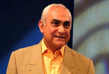 ویدیویی جگر سوز از ظاهر خمیده دوبلور مشهور | ناصر ممدوح الان کجاست ؟ + فیلم